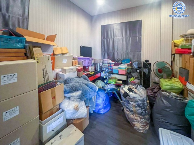 *****บ้านเดี่ยวมือสองย่านกรุงเทพฯ ม.ไลฟ์บางกอกบูเลอวาร์ด รามอินทรา เนื้อที่กว้างขวางเกือบ 65 ตร.ว. ฟังก์ชัน 4 ห้องนอน 4 ห้องน้ำ ที่จอดรถ 2 คัน บนทำเลแห่งการเดินทาง ใกล้รถไฟฟ้าสายสีชมพู "สถานีนพรัตนราชธานี" และทางด่วน "พระราม2-กาญจนาภิเษก"